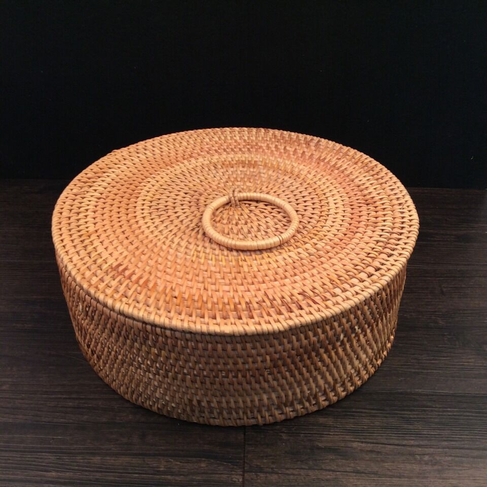 Handwoven Rattan Fruit & Storage Basket – Natural Autumn Style